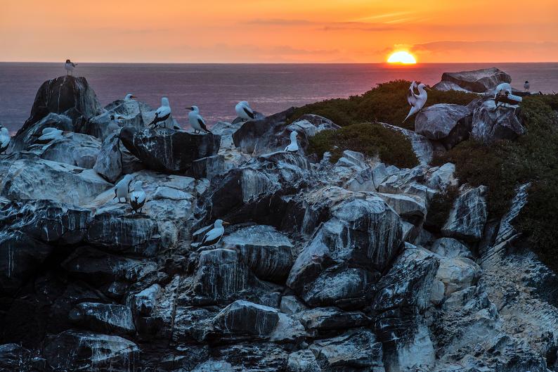 Sunset on Espanola. (© Daniel Correia/UNESCO)