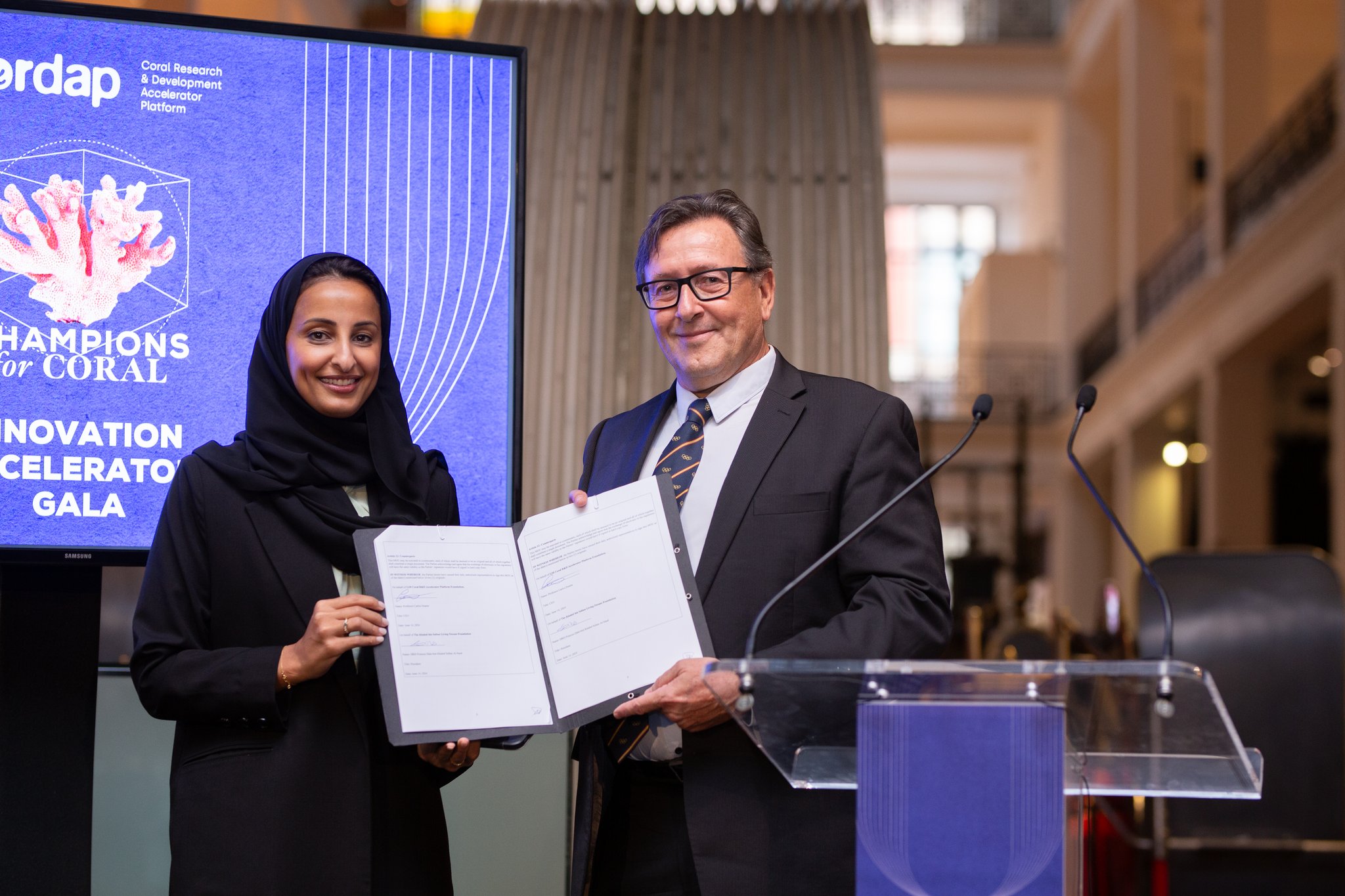 This image has an empty alt attribute; its file name is IMG_201438_200.jpg